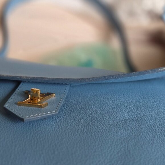 Louis Vuitton Lockme Calfskin Bleuet Top Handle Handbag - Picture 14 of 14